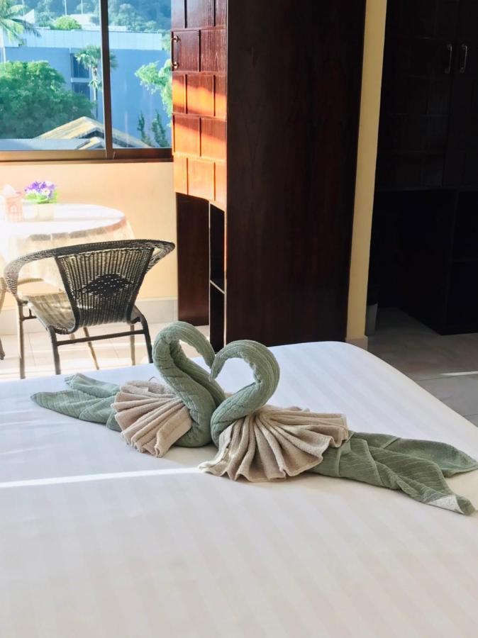 Happy Holidays Hotel Patong Exteriör bild