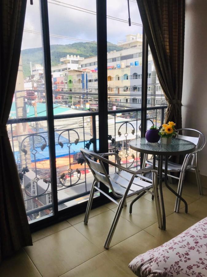 Happy Holidays Hotel Patong Exteriör bild