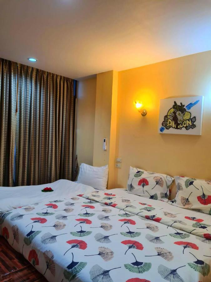Happy Holidays Hotel Patong Exteriör bild