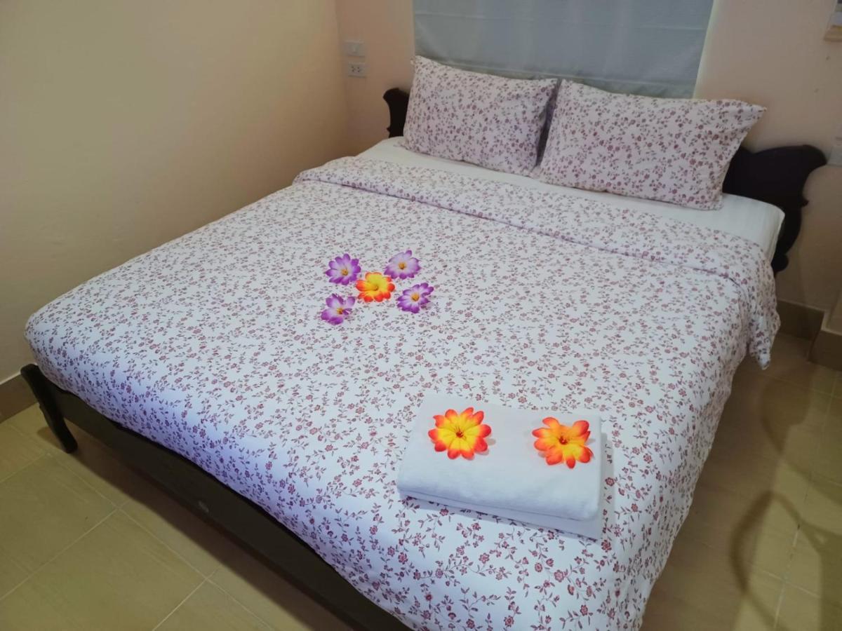 Happy Holidays Hotel Patong Exteriör bild