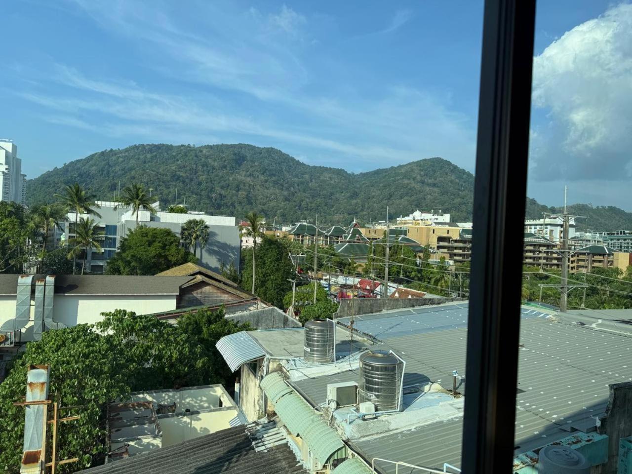 Happy Holidays Hotel Patong Exteriör bild